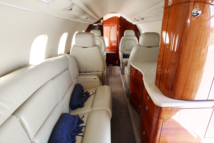 Luxury charter flights
