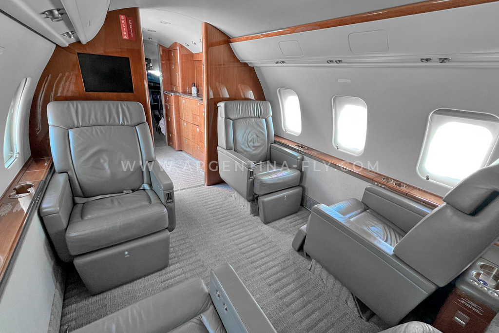 Rentar Challenger 605 � taxi a�reo San Fernando