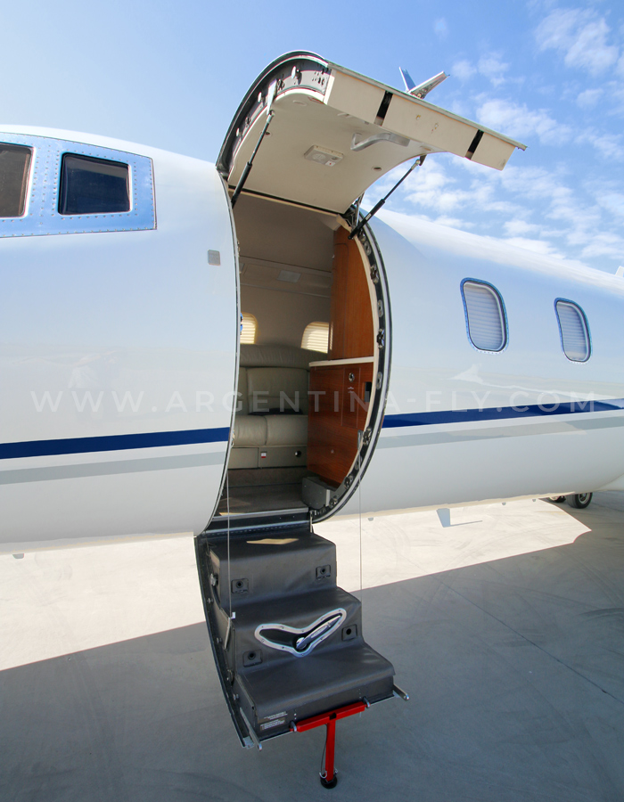 Learjet 60 na pista — Argentina Fly