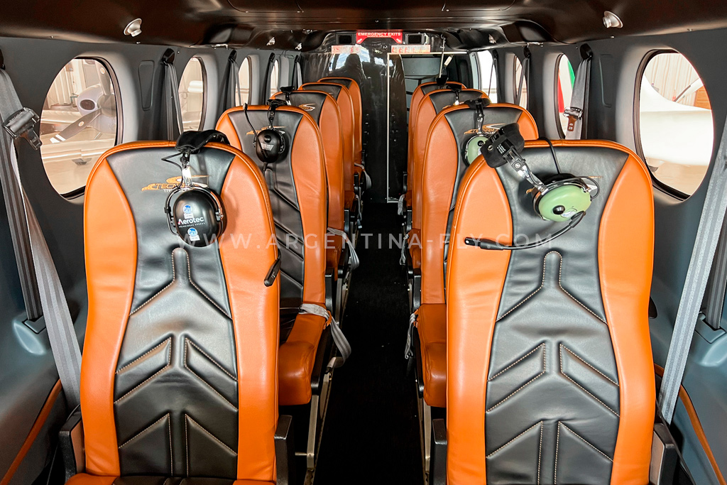 Cabina Tecnam P2012 Traveller � taxi a�reo San Fernando